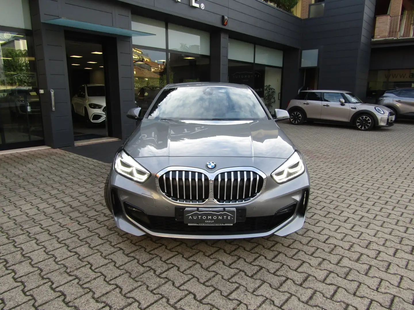BMW 118 i MSPORT 136CV AUTO,CERCHI 17,LED,NEOPATENTATI Grau - 2
