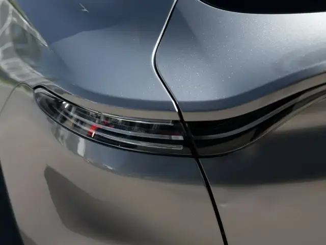 Aston Martin DBX DBX550 / Aluminite Silver / Sports Exhaust Upgrade Ansicht 8