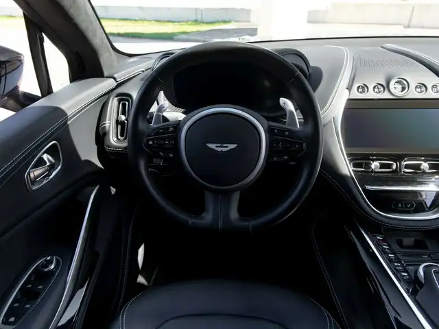 Aston Martin DBX DBX550 / Aluminite Silver / Sports Exhaust Upgrade Ansicht 15