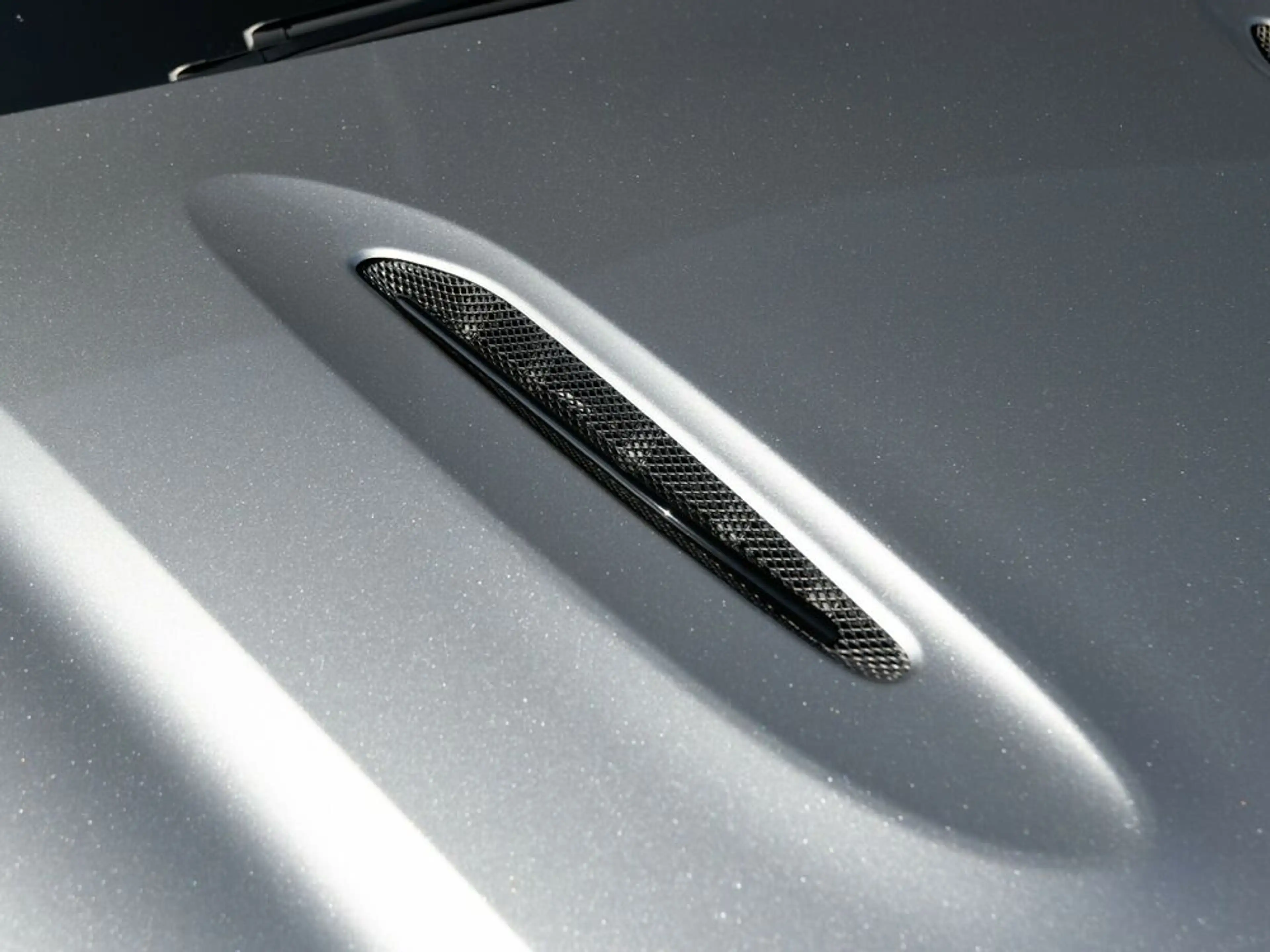 Aston Martin DBX DBX550 / Aluminite Silver / Sports Exhaust Upgrade — photo 12