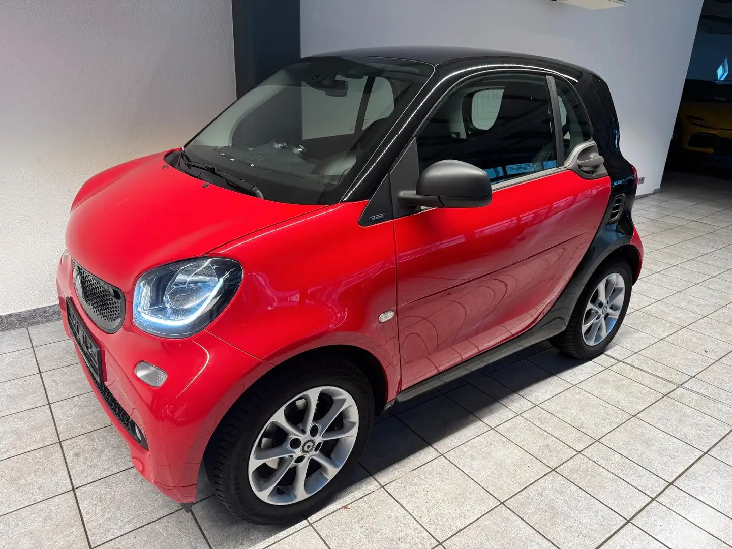 smart forTwo fortwo coupe Pano Kam Klima SHZ Temp Noir - 1