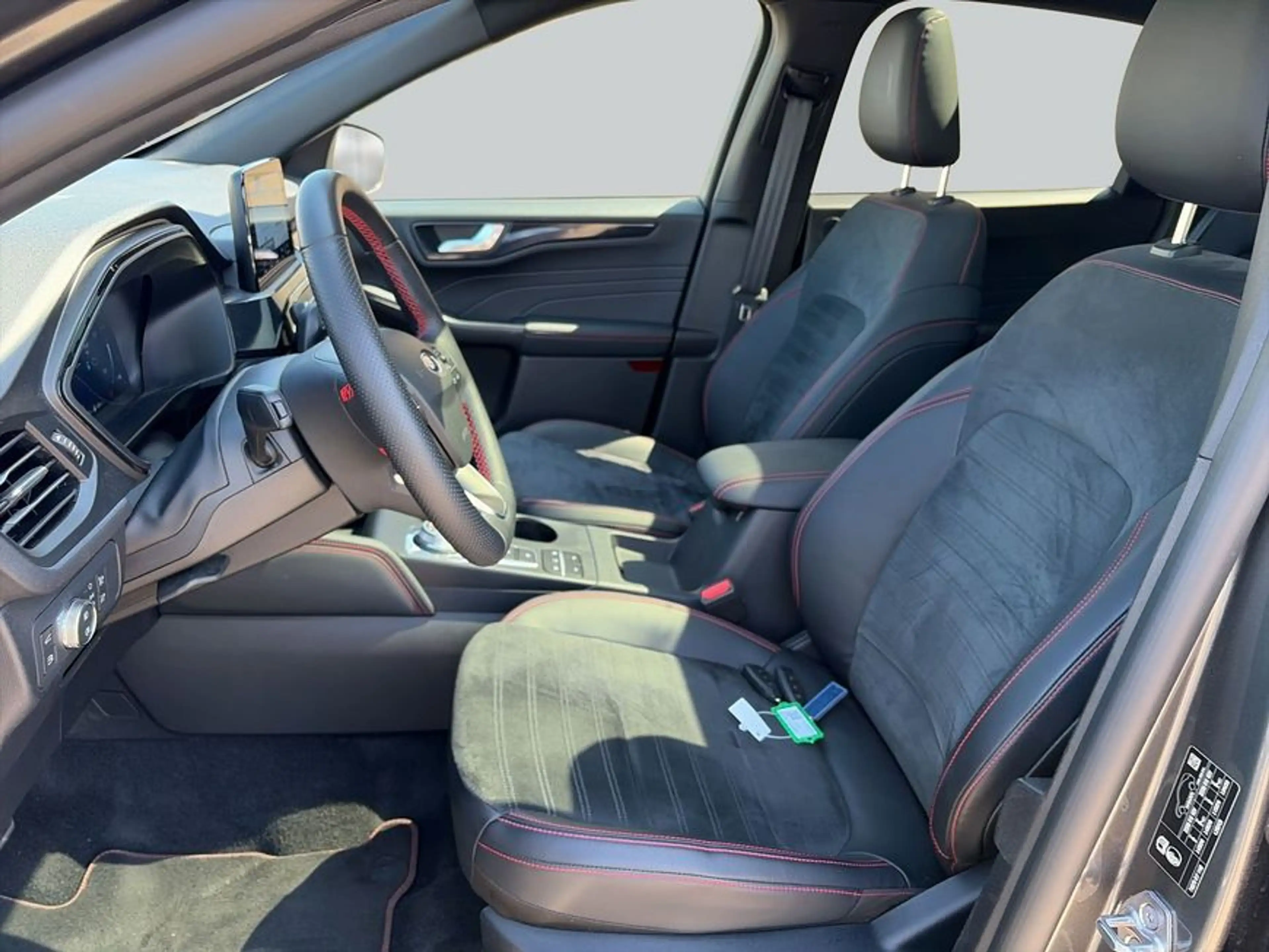 Ford Kuga 2.5 Duratec PHEV ST-LINE X — photo 11