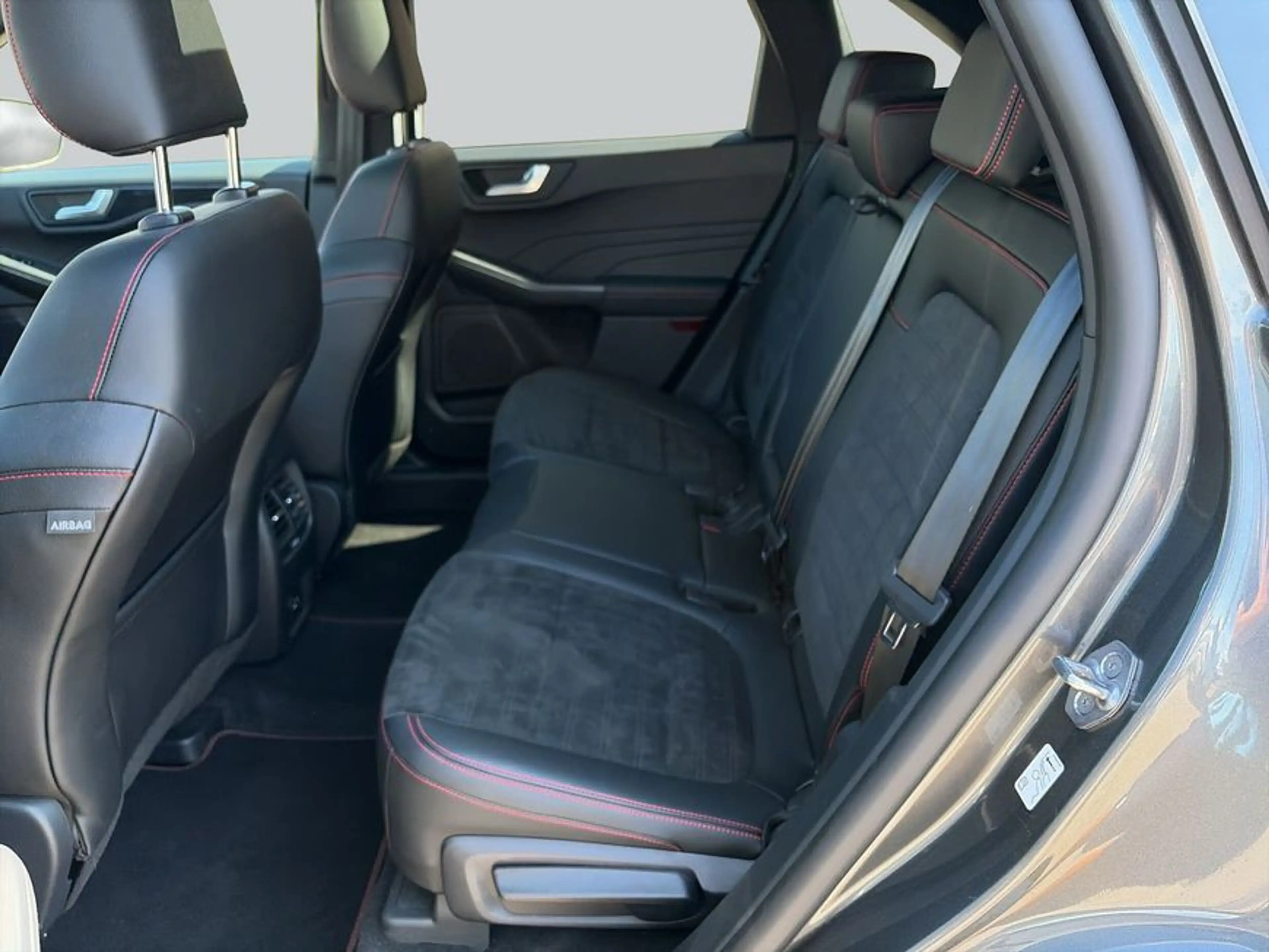 Ford Kuga 2.5 Duratec PHEV ST-LINE X — photo 12