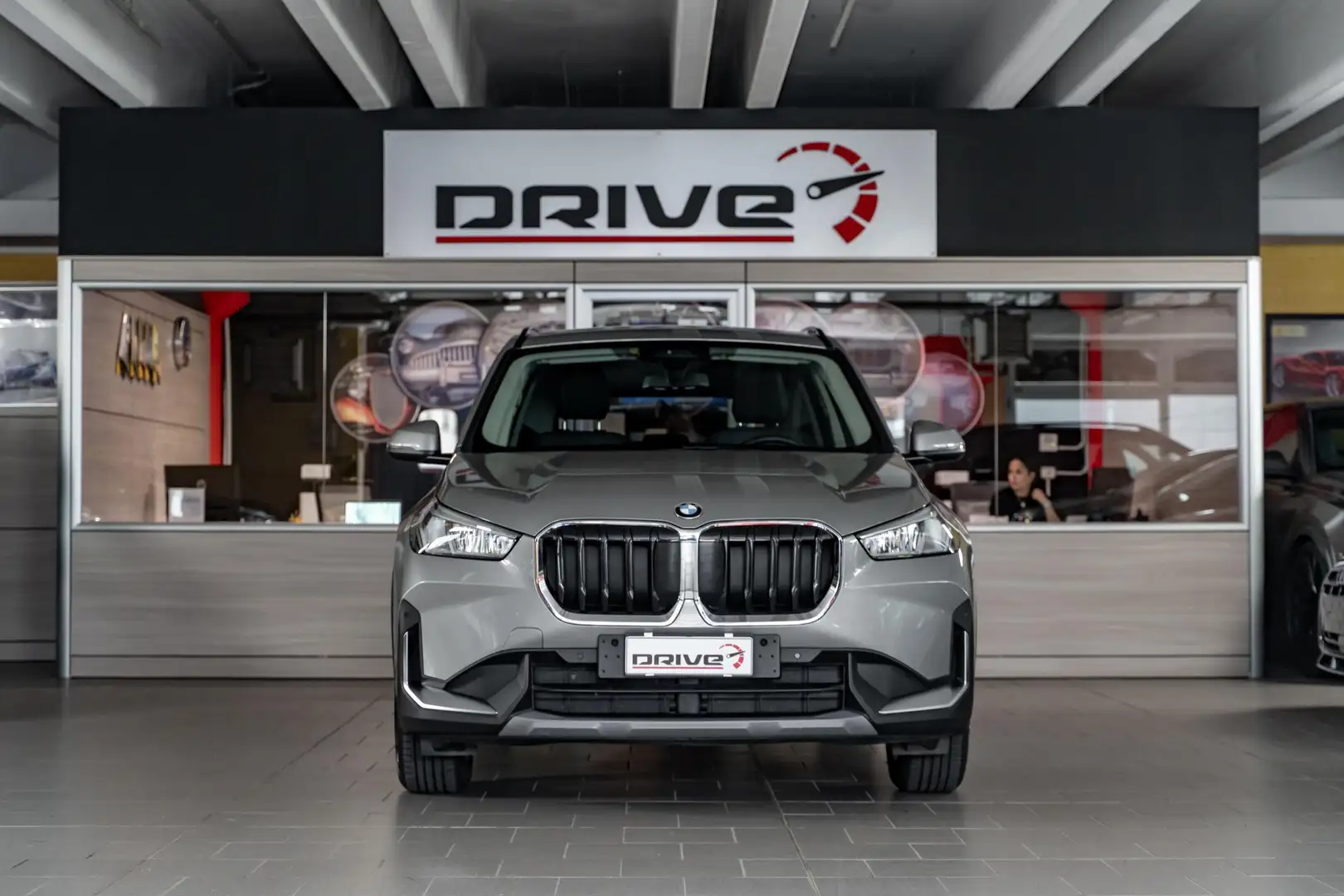 BMW X1 sdrive18d auto Grijs - 2