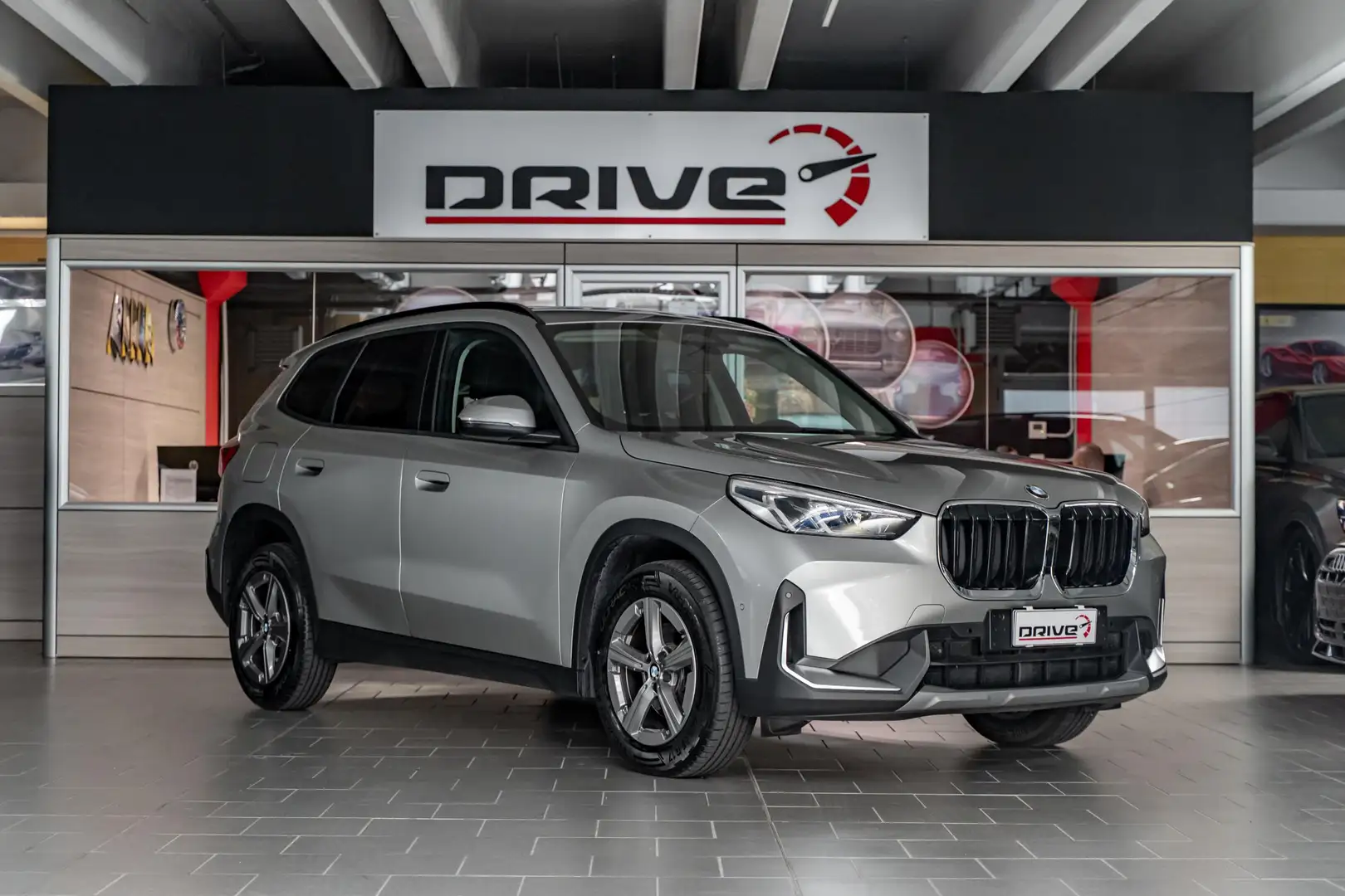 BMW X1 sdrive18d auto Grijs - 1