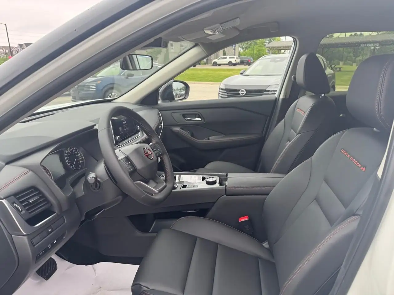 Nissan Rogue fotografie Nissan Rogue