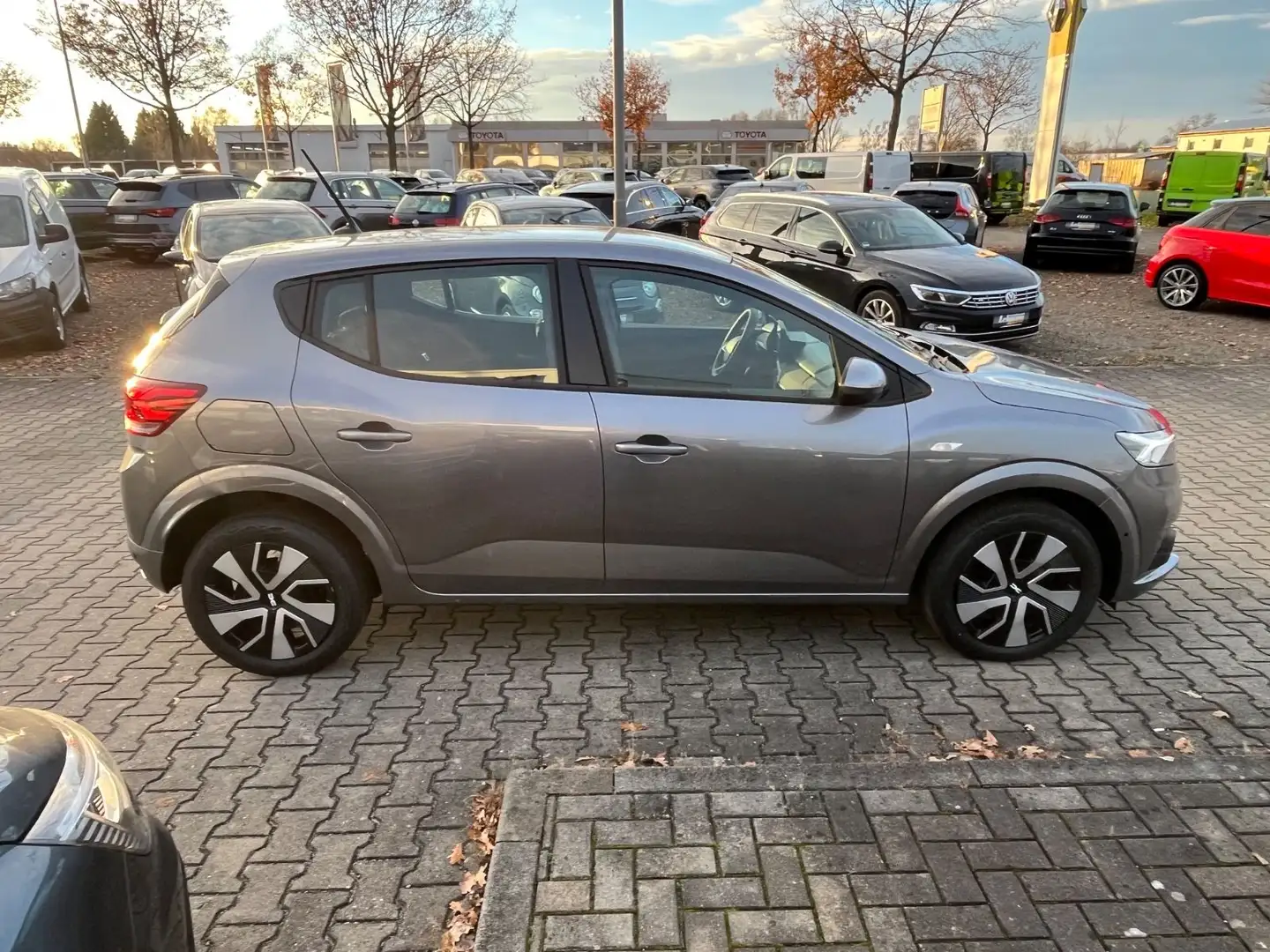 Dacia Sandero Expression Tce 90 automatik Gris - 2