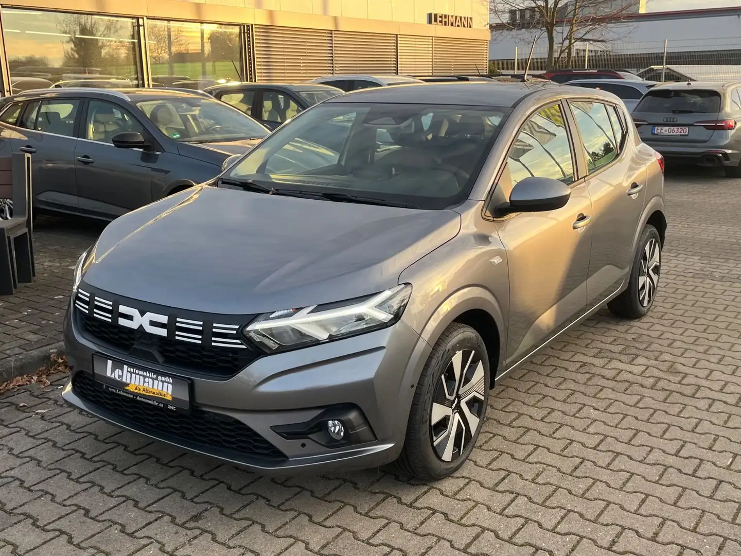 Dacia Sandero Expression Tce 90 automatik Gris - 1