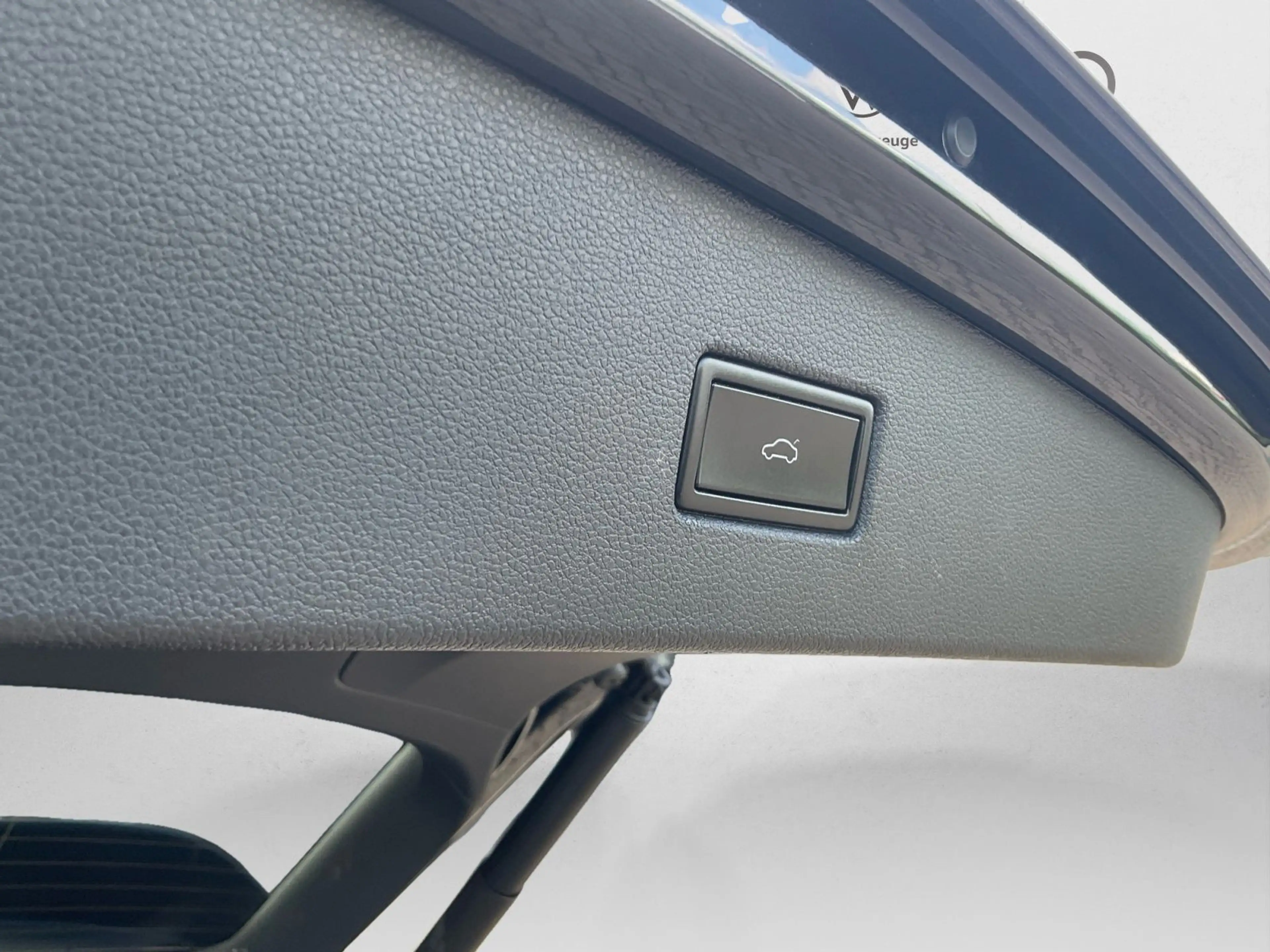 Volkswagen Tiguan 2.0 TSI DSG Highline — photo 18