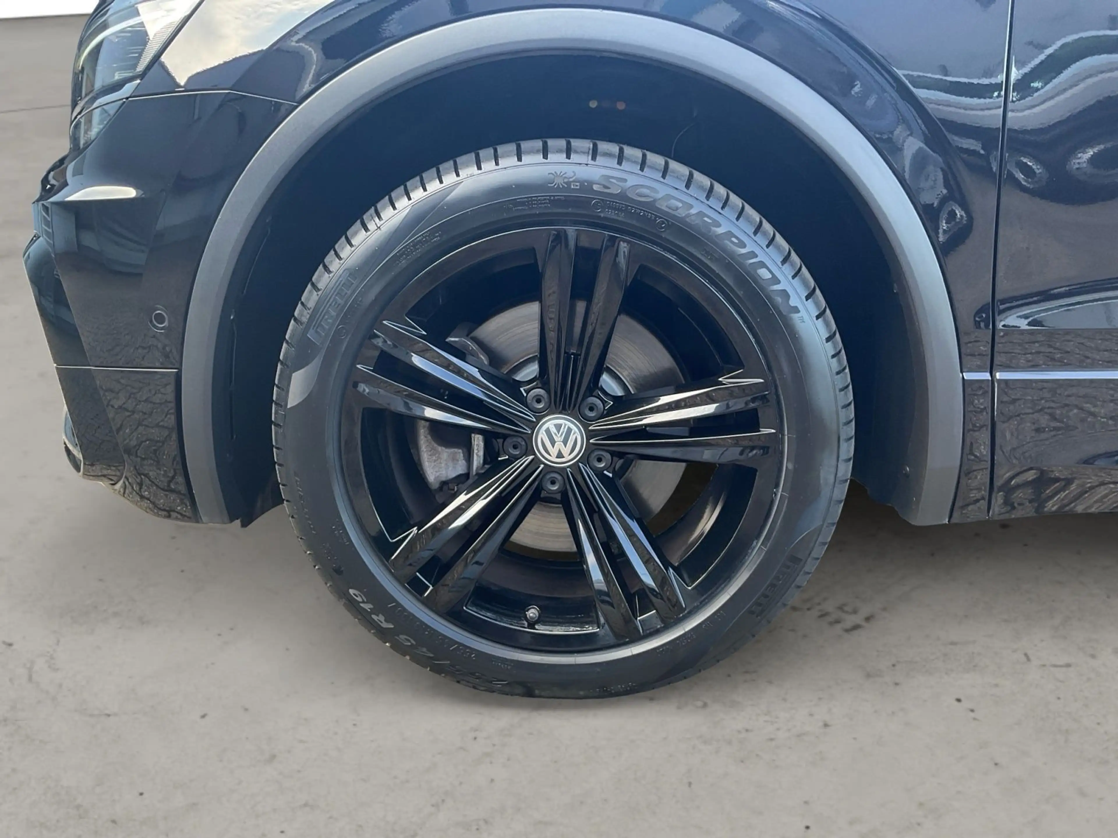 Volkswagen Tiguan 2.0 TSI DSG Highline — photo 14