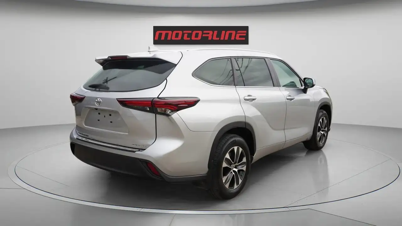 Toyota Highlander снимка Toyota Highlander