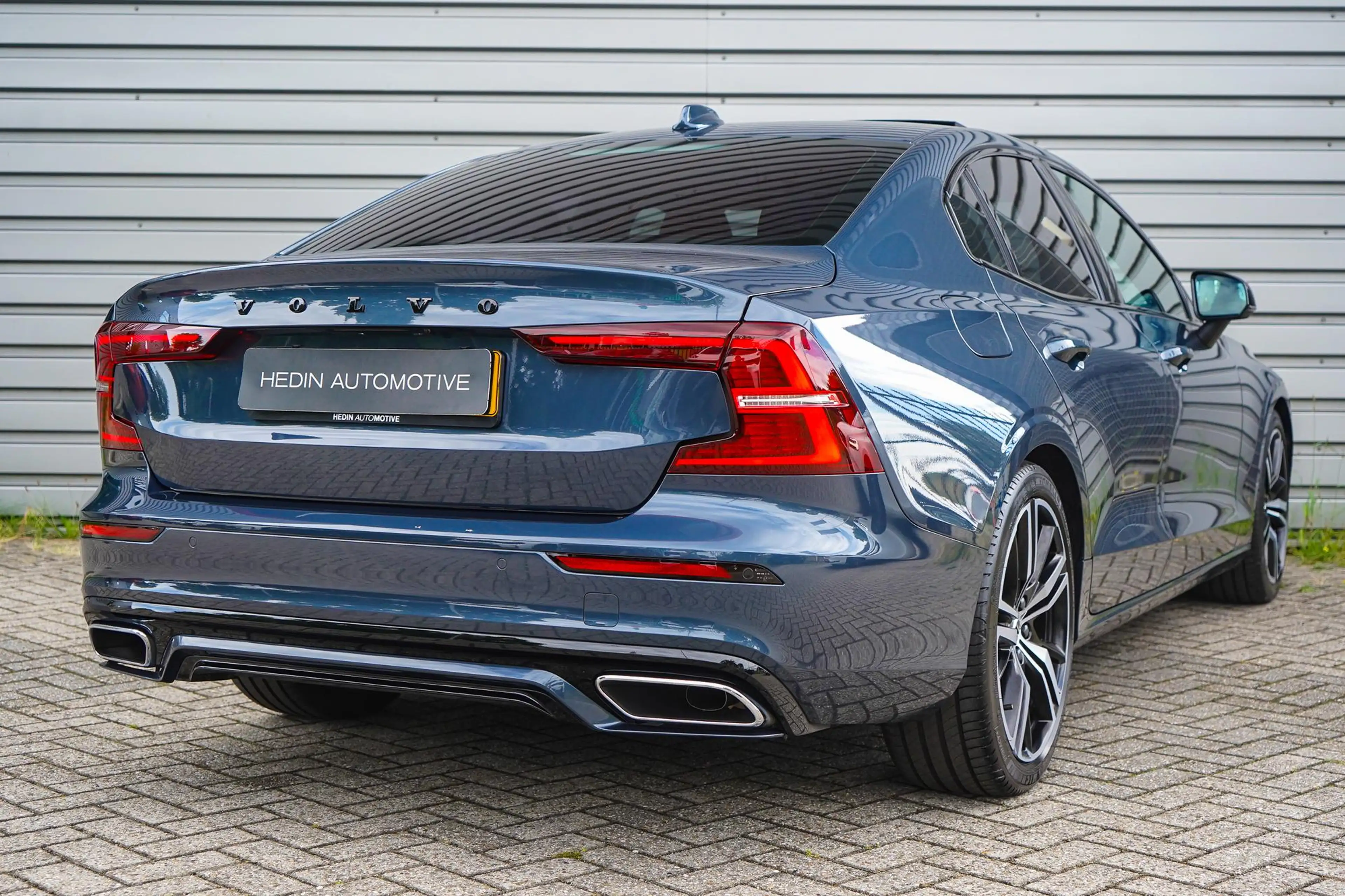 Volvo S60 2.0 B3 R-Design | Trekhaak | Panoramadak | Pilot a — photo 6