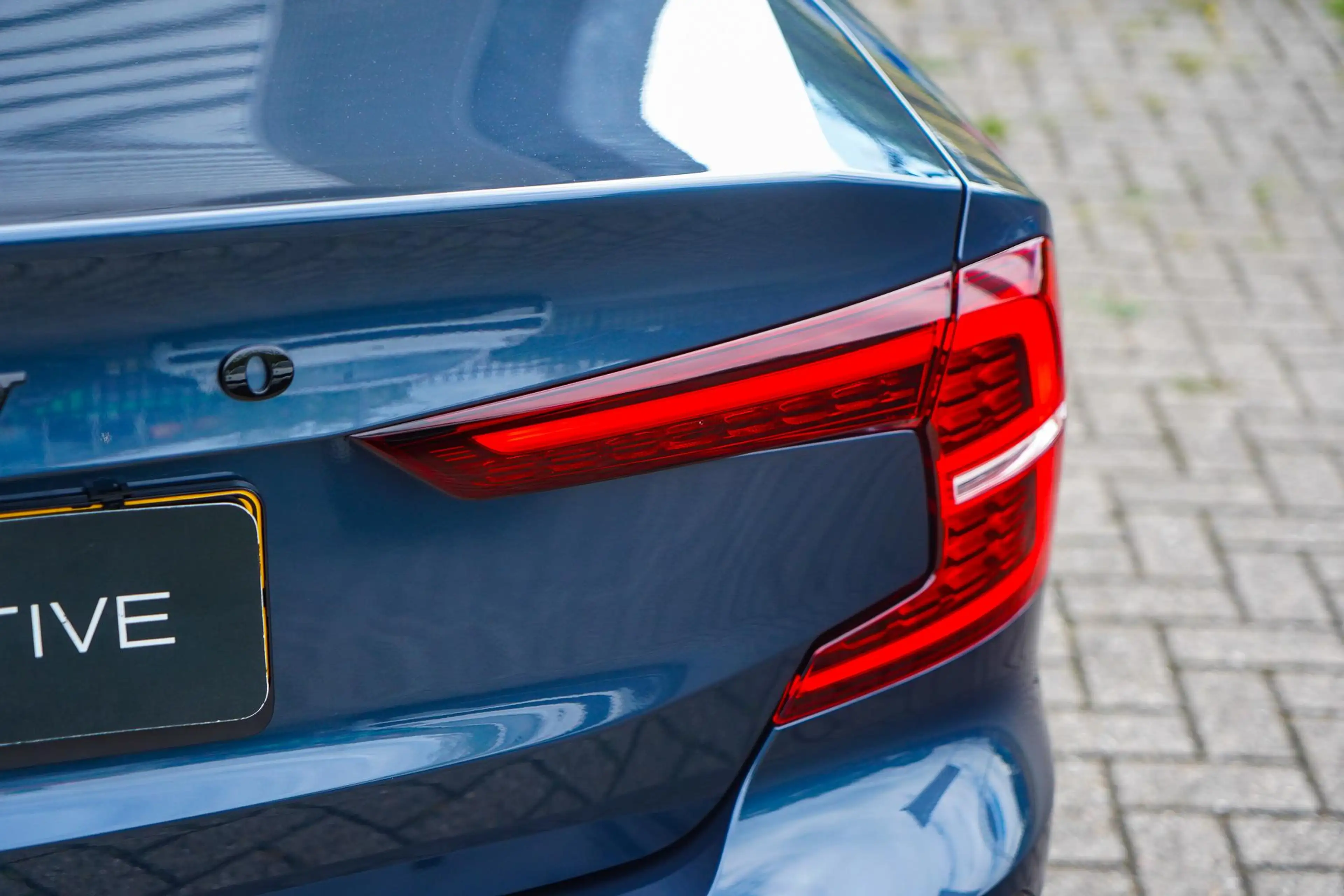 Volvo S60 2.0 B3 R-Design | Trekhaak | Panoramadak | Pilot a — photo 9
