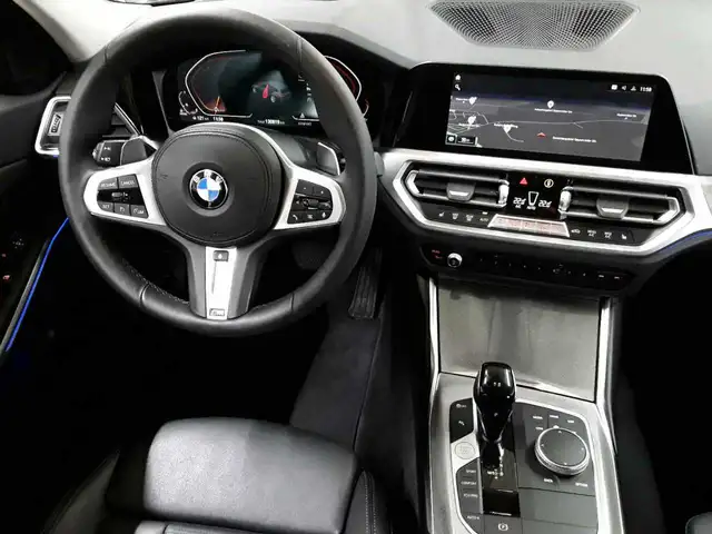 BMW 3 Series view 10