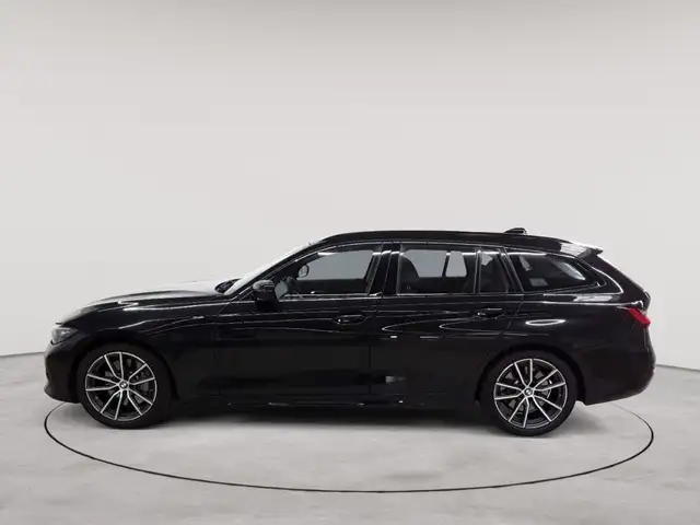 BMW 3 Series view 6