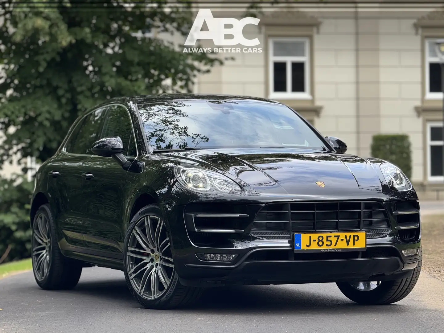 Porsche Macan 3.6 Turbo Zwart - 1