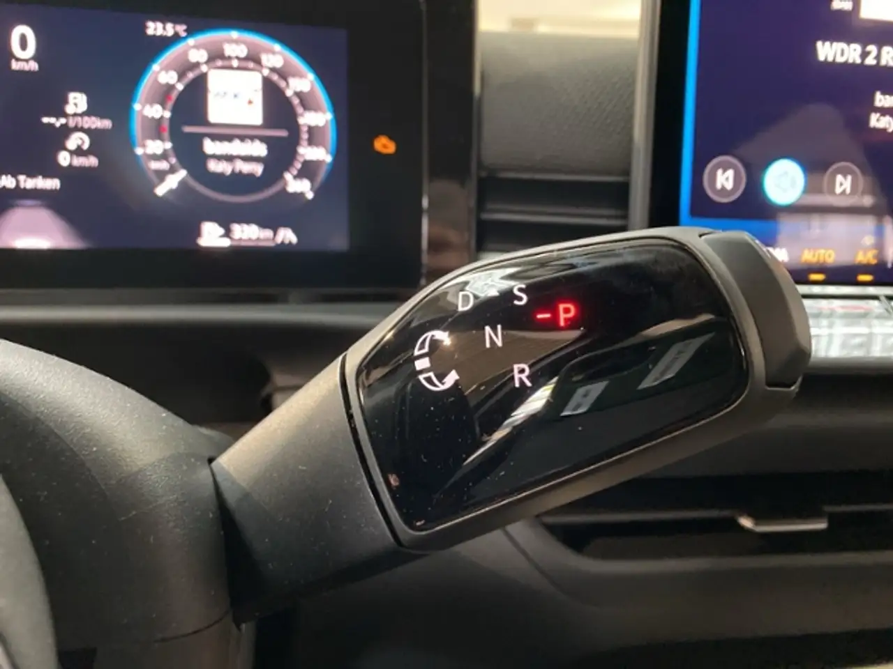 Volkswagen T-Roc R-Line 1.5 eTSI AHK EasyOpen AppConnect Kamera, миниатюра 25