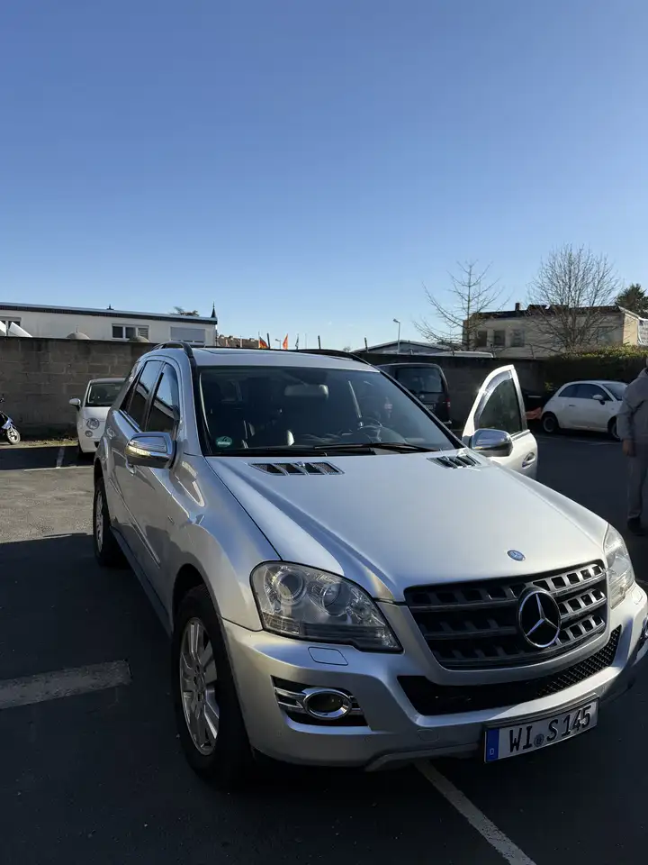 Mercedes-Benz ML 300