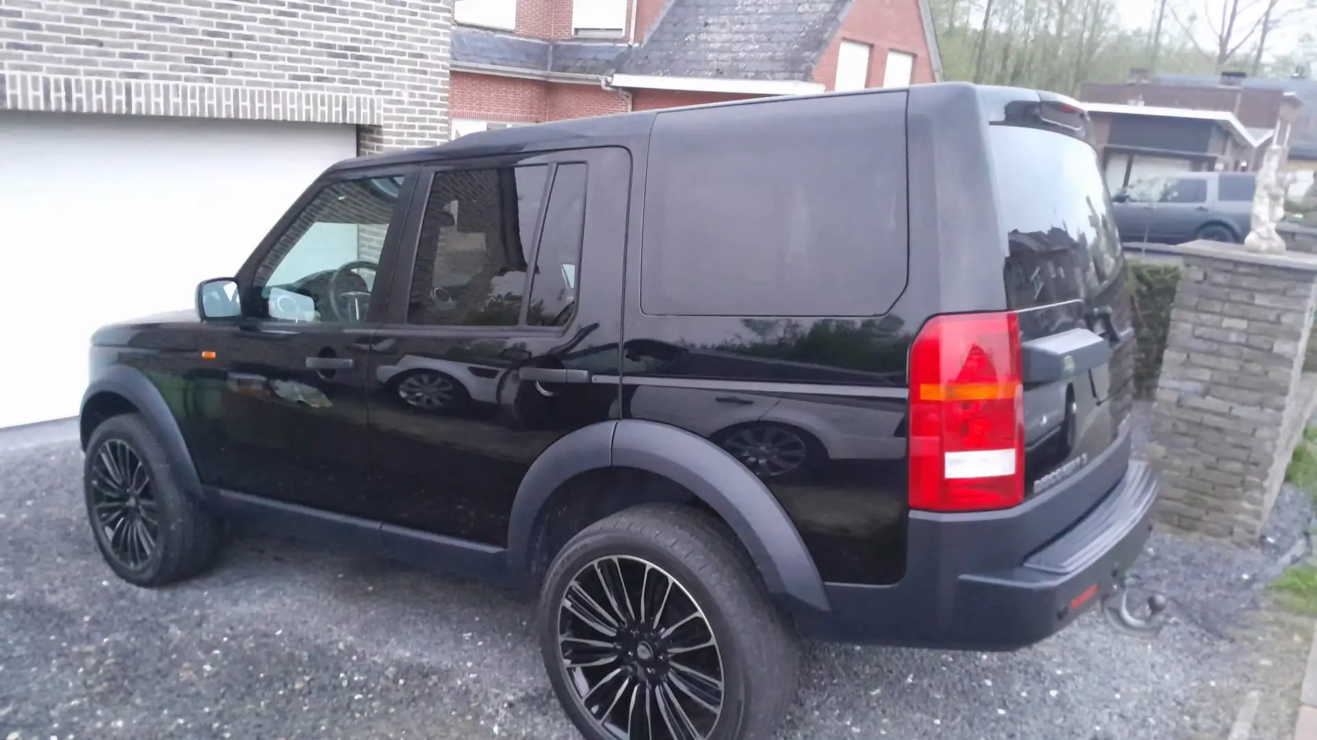 Land Rover Discovery Discovery TD V6 Aut. HSE Zwart - 2