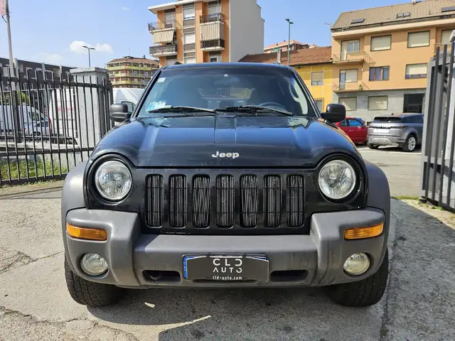 Jeep Cherokee view 2