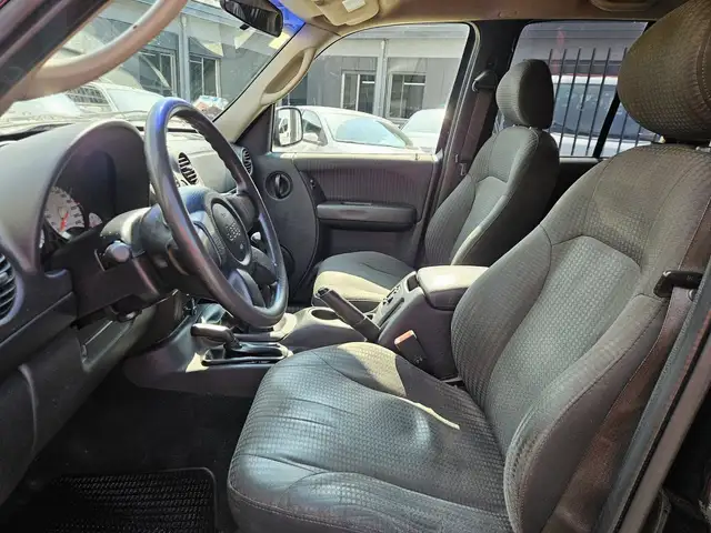 Jeep Cherokee view 7