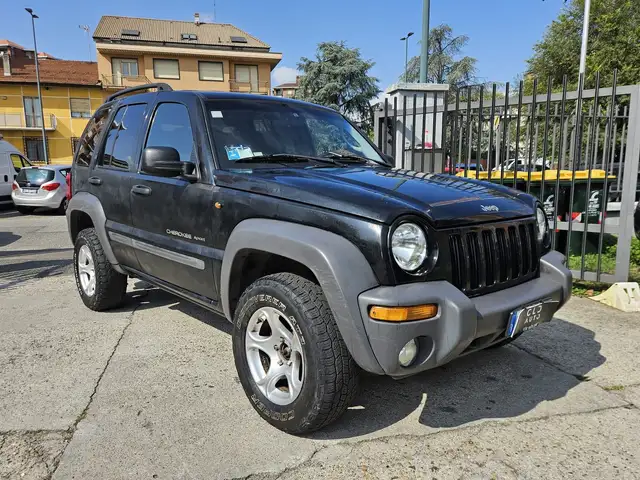 Jeep Cherokee view 3