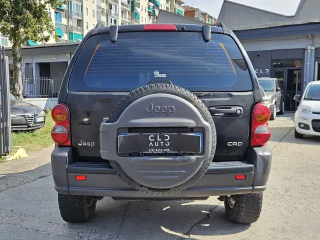 Jeep Cherokee view 4
