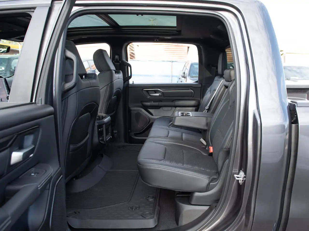RAM 1500 fotografie RAM 1500
