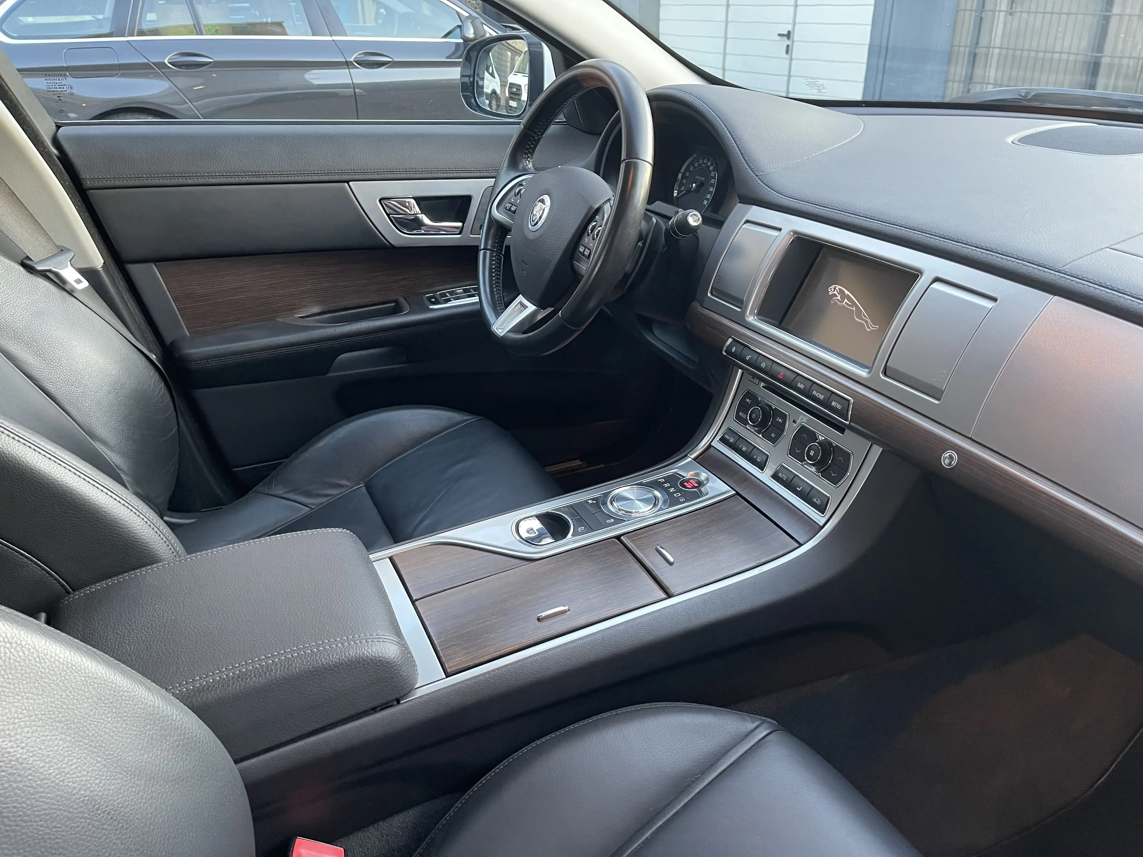 Jaguar XF 3.0 V6 Diesel Sportbrake R-Sport Voll Weiss 2.Hand — photo 7