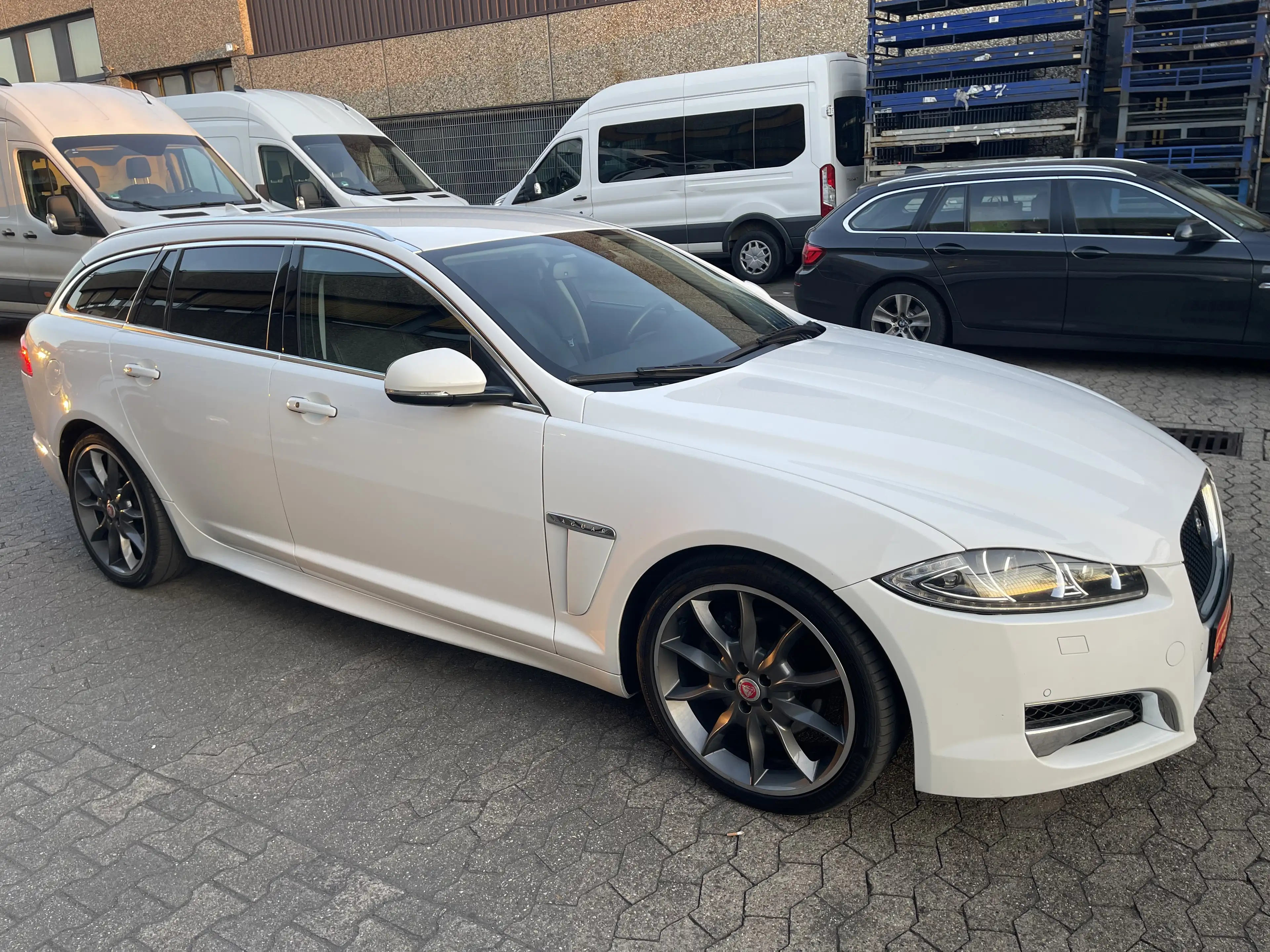 Jaguar XF 3.0 V6 Diesel Sportbrake R-Sport Voll Weiss 2.Hand — photo 15