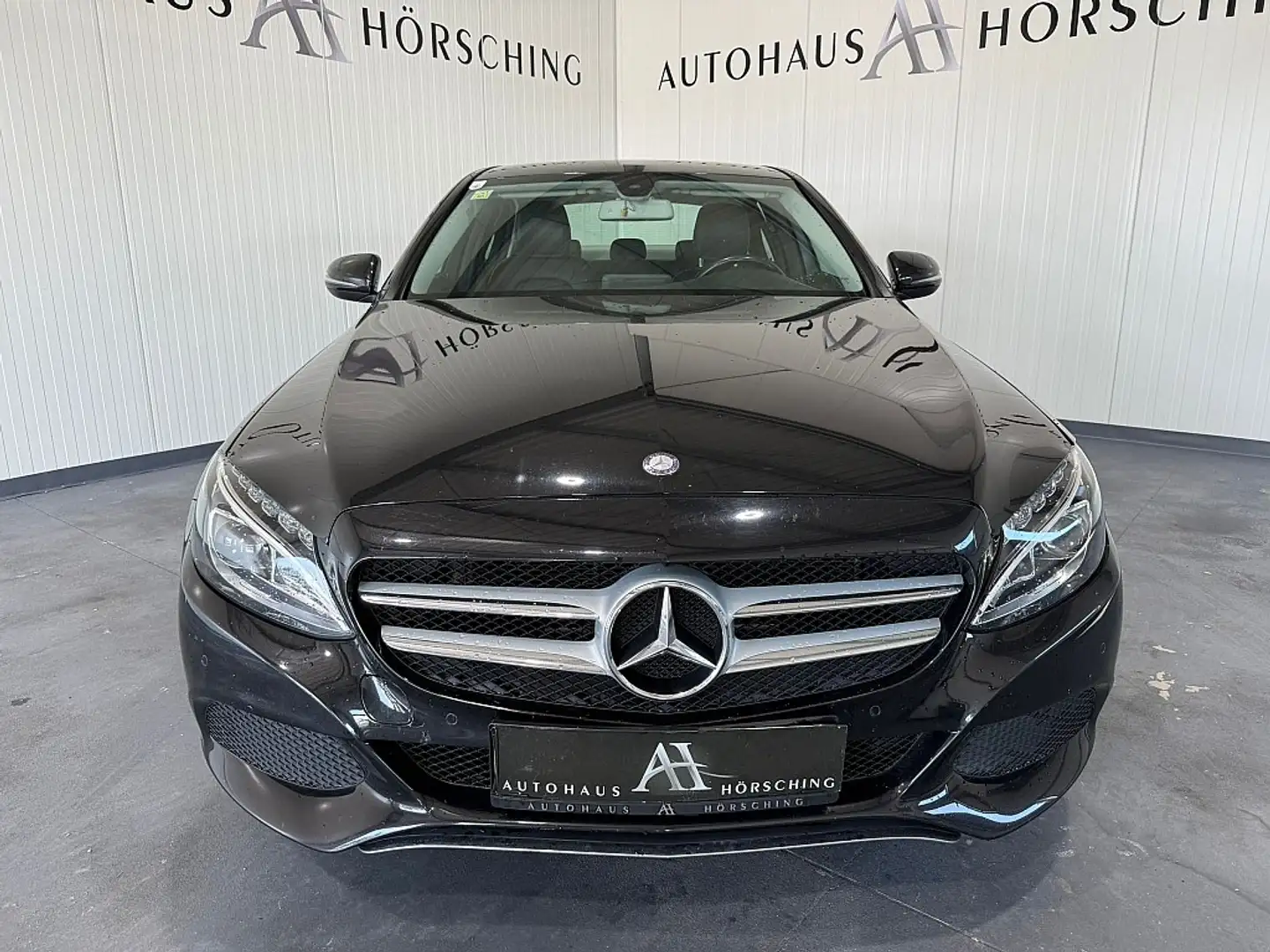 Mercedes-Benz C 200 Avantgarde Aut. crna - 2