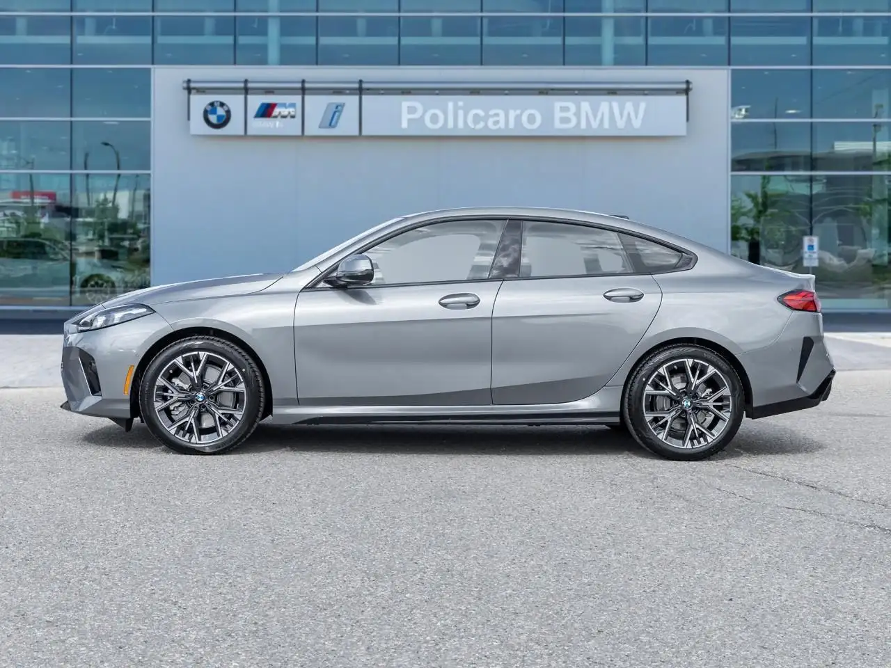 BMW 2 Series снимка BMW 2 Series