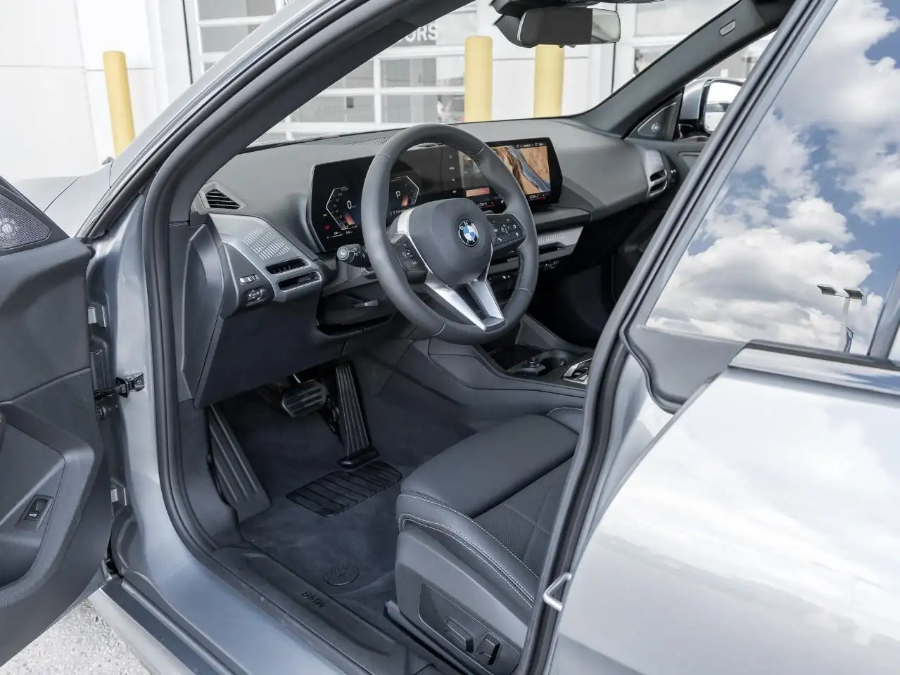 BMW 2 Series снимка BMW 2 Series