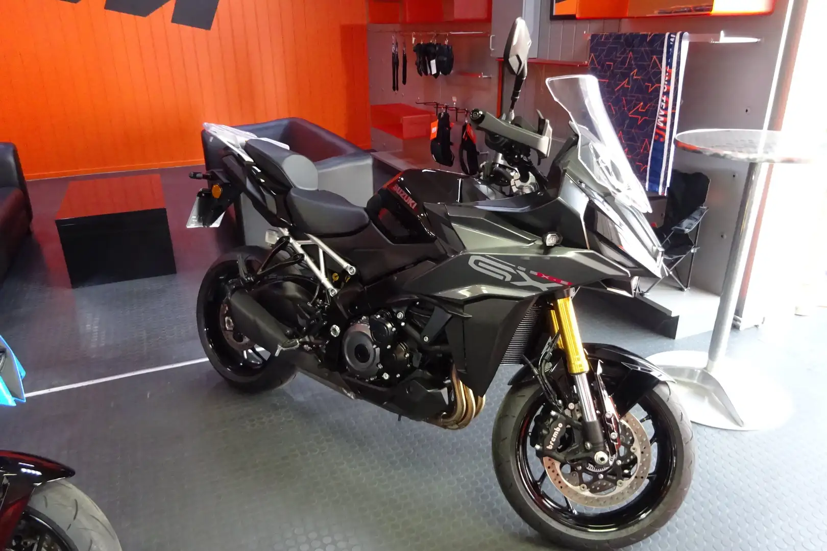 Suzuki GSX-S 1000GX Vorführer, nur 560km, Originalzustand crna - 1