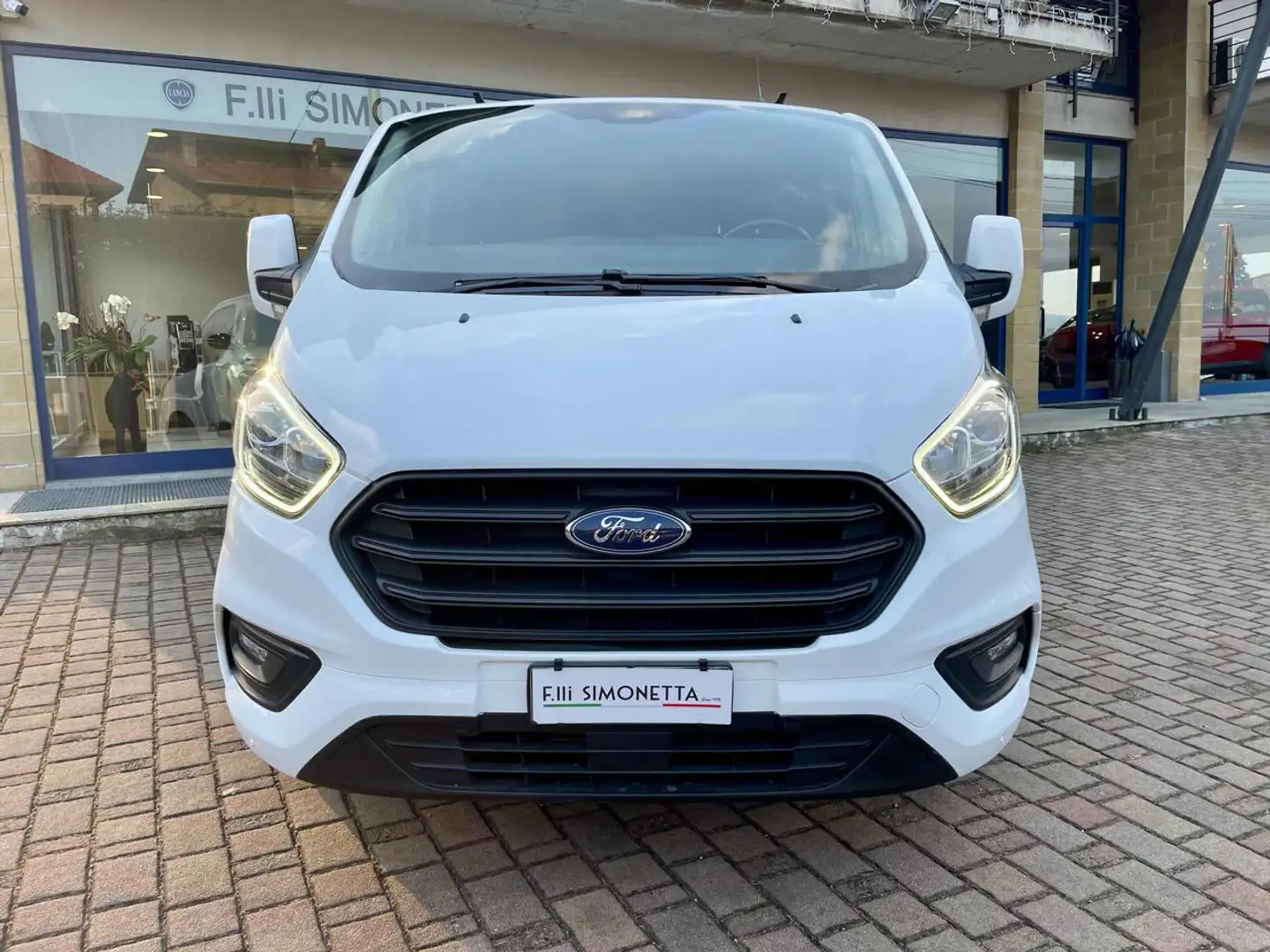 Ford Transit Custom 300 2.0 TDCi 130 MHEV L2H1 Trend FURGONE Blanc - 2