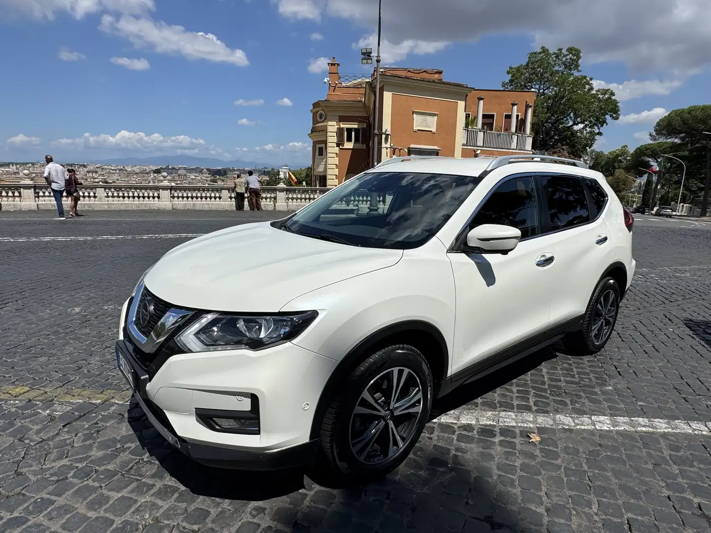 Nissan X-Trail 1.7 dci N-Connecta 4WD  x-tronic Bianco - 1