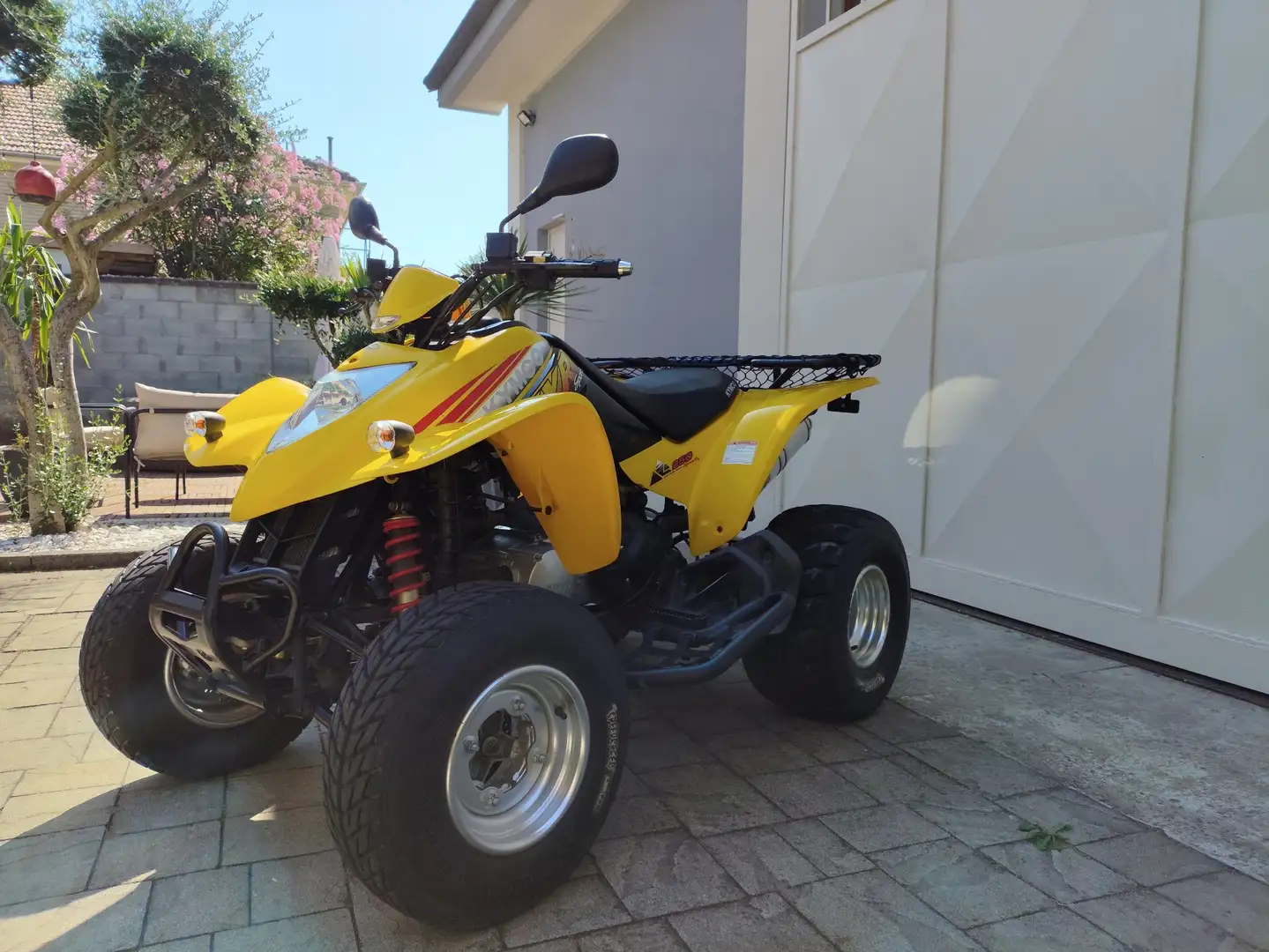 Kymco KXR 250 Jaune - 2