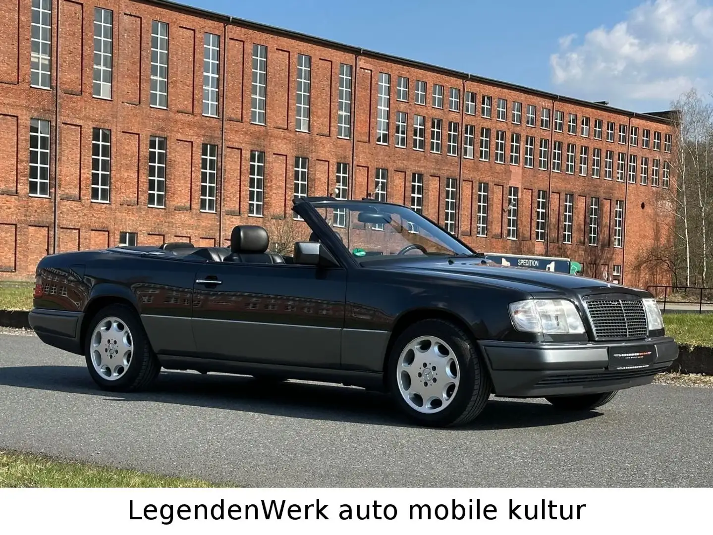 Mercedes-Benz E 220 A124 ERSTLACK BRD im JAHRESWAGENZUSTAND Чорний - 1