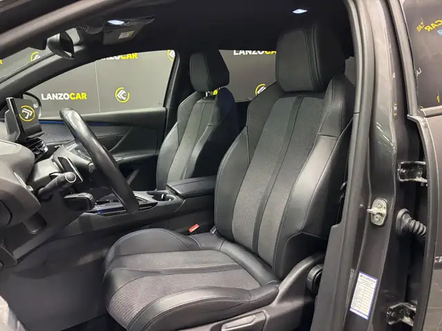 Peugeot 5008 view 12