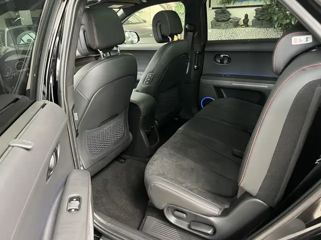 Hyundai Ioniq 5 view 11