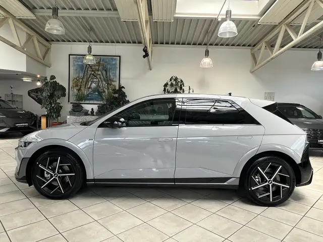 Hyundai Ioniq 5 view 5