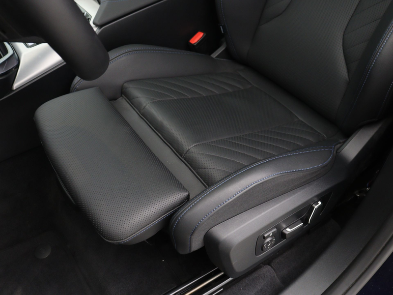 BMW X3 30e xDrive — photo 11