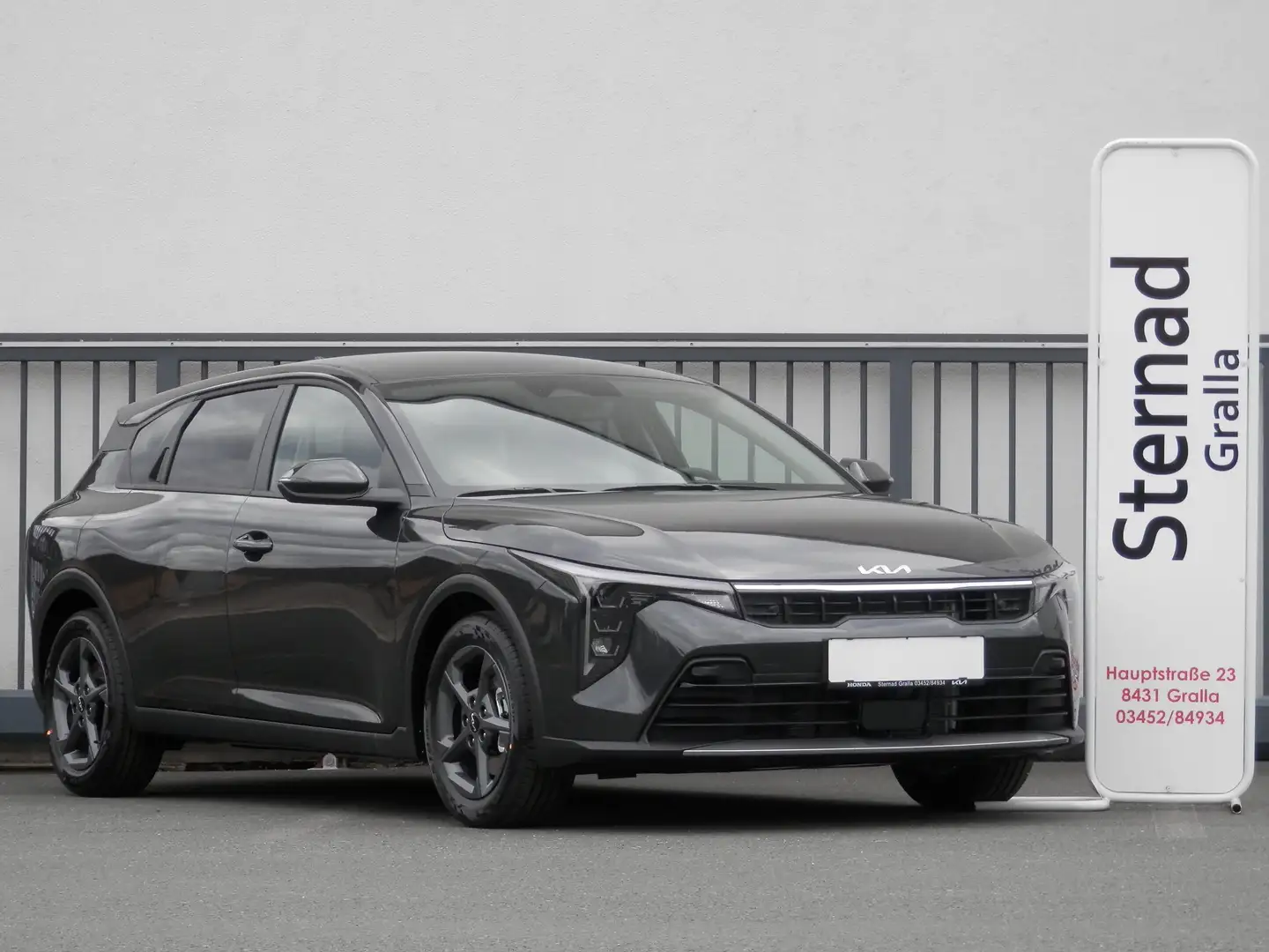 Kia K4 1,0 TGDI 48V Silber Grau - 1
