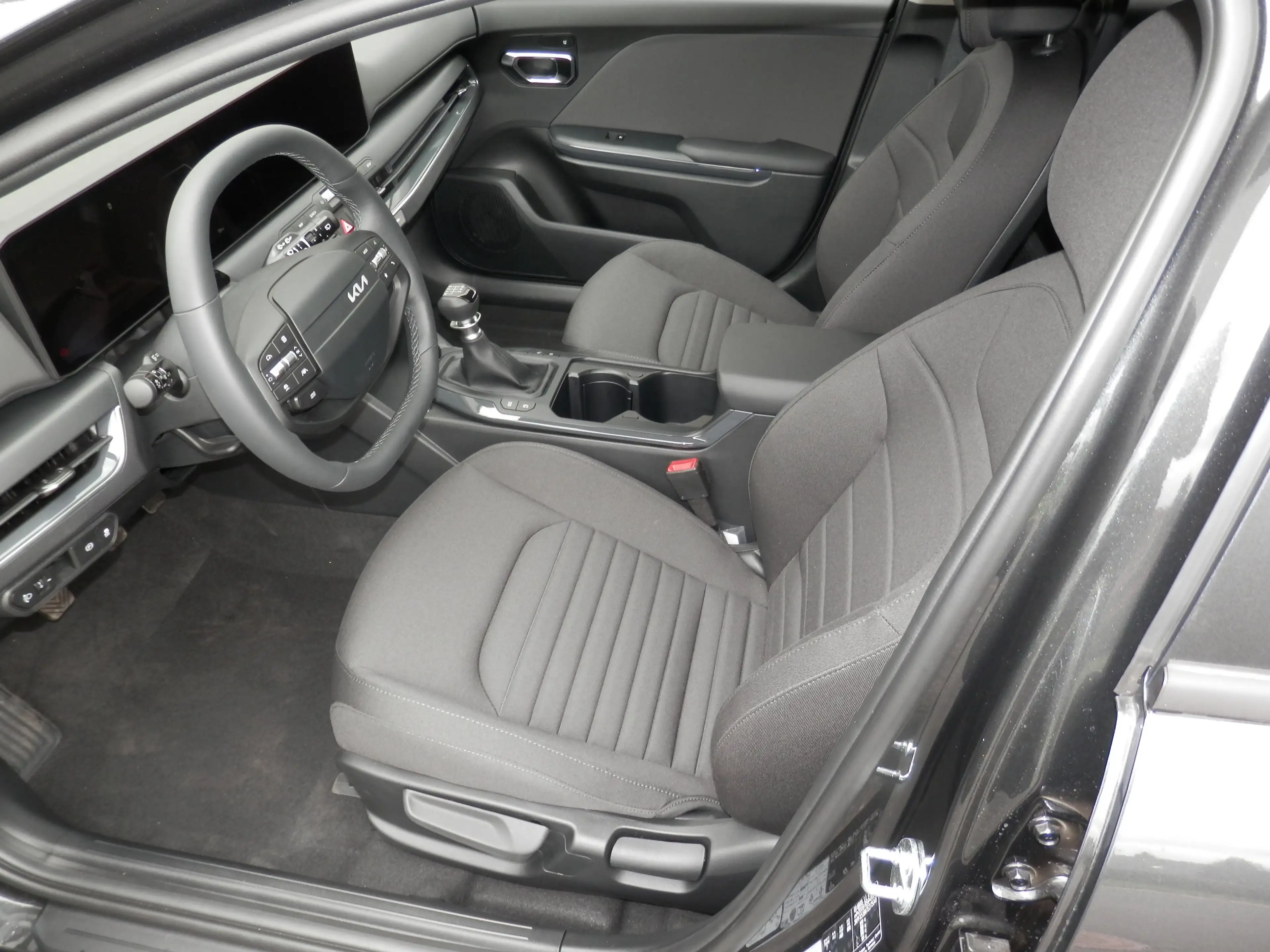 Kia K4 1,0 TGDI 48V Silber — photo 9