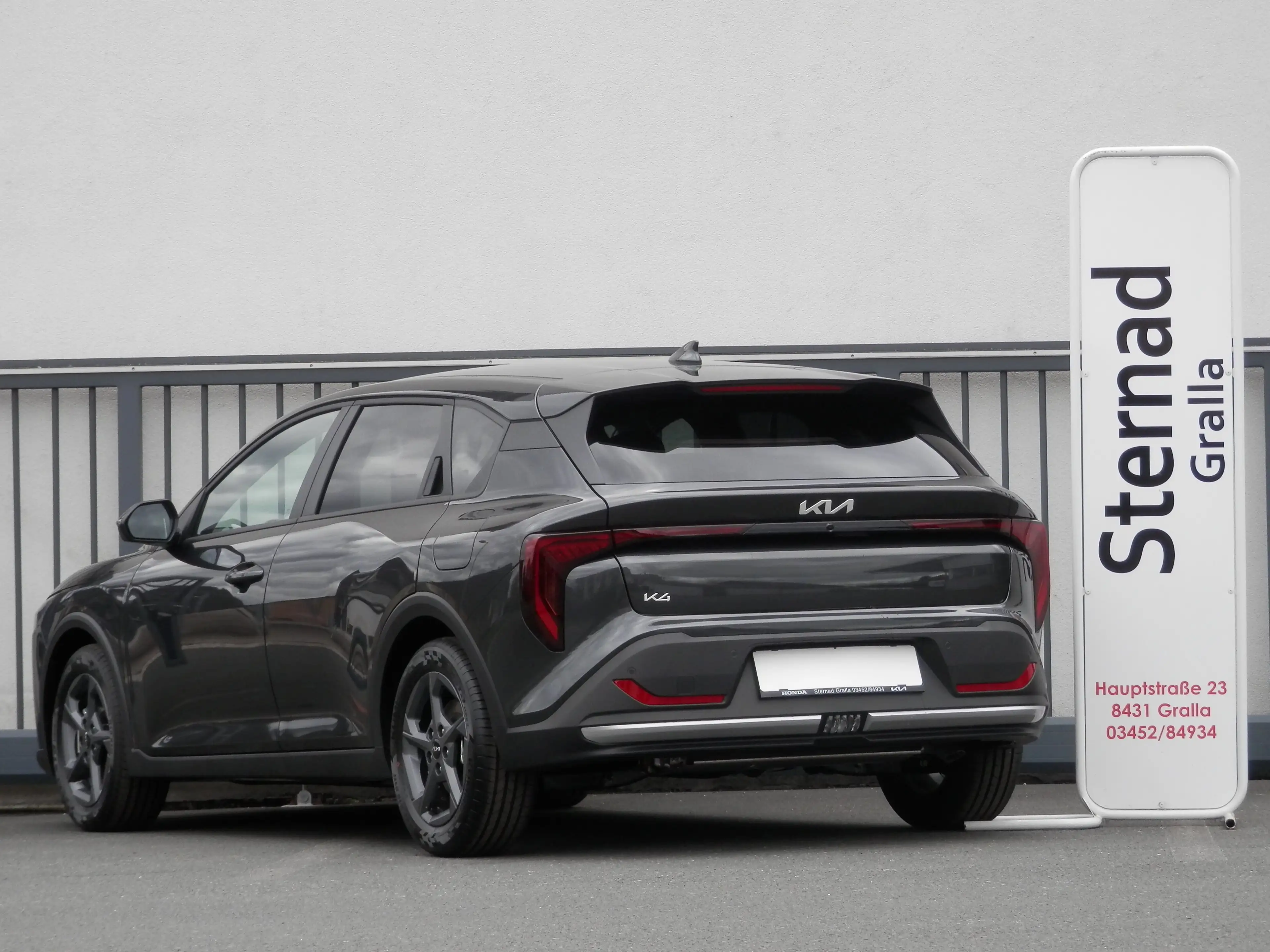 Kia K4 1,0 TGDI 48V Silber — photo 4
