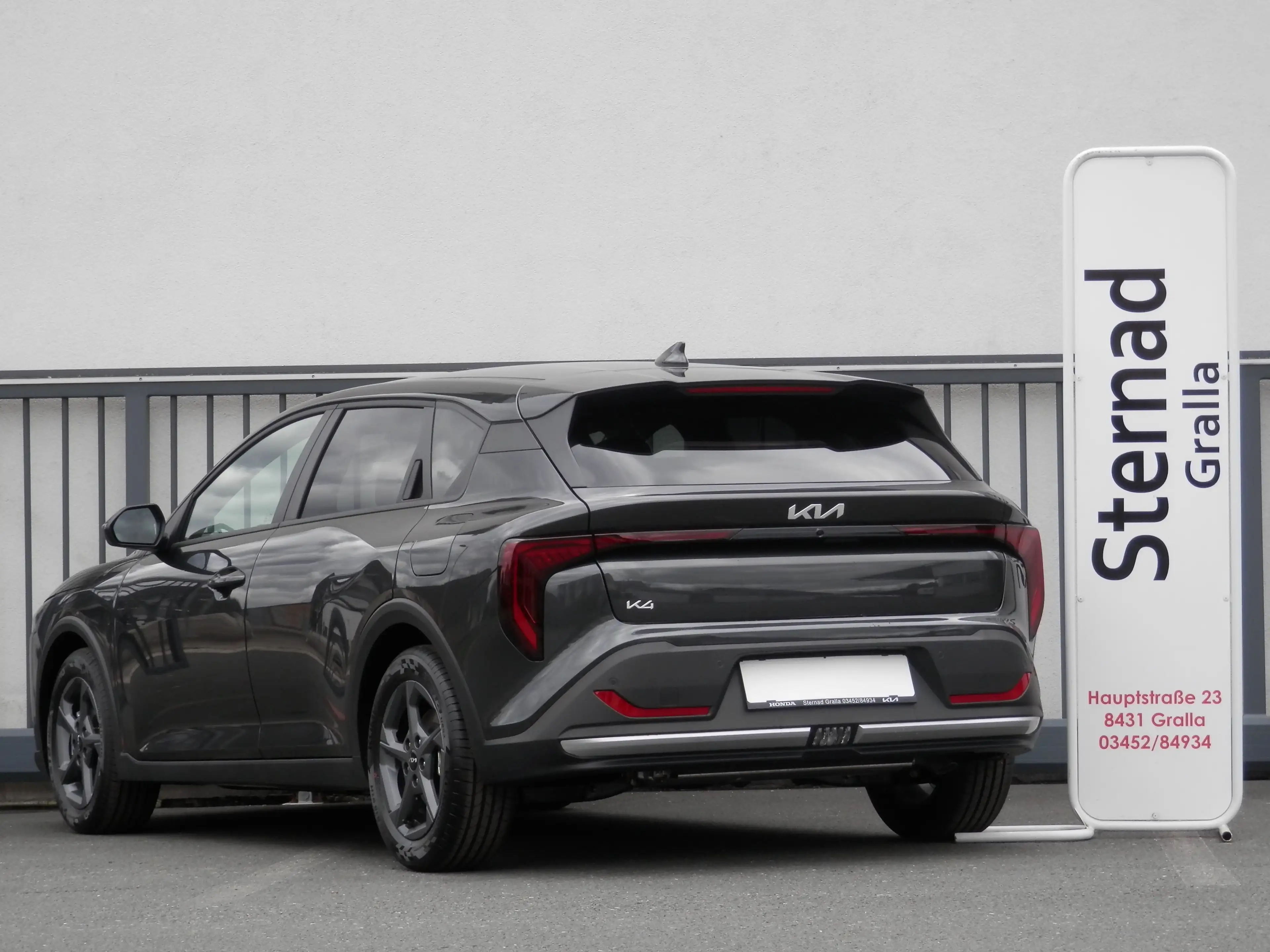 Kia K4 1,0 TGDI 48V Silber — photo 5