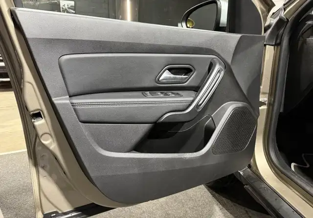 Dacia Duster view 15