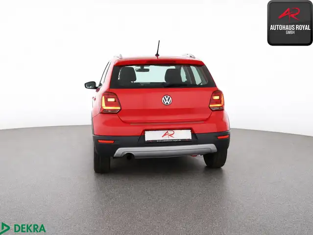 Volkswagen Polo view 4