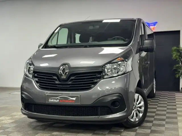 Renault Trafic 9 places/ Faible KM/ suivis complet Renault