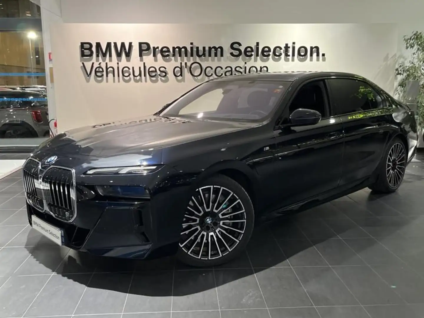 BMW 750 750eA xDrive 489ch M Sport Noir - 1